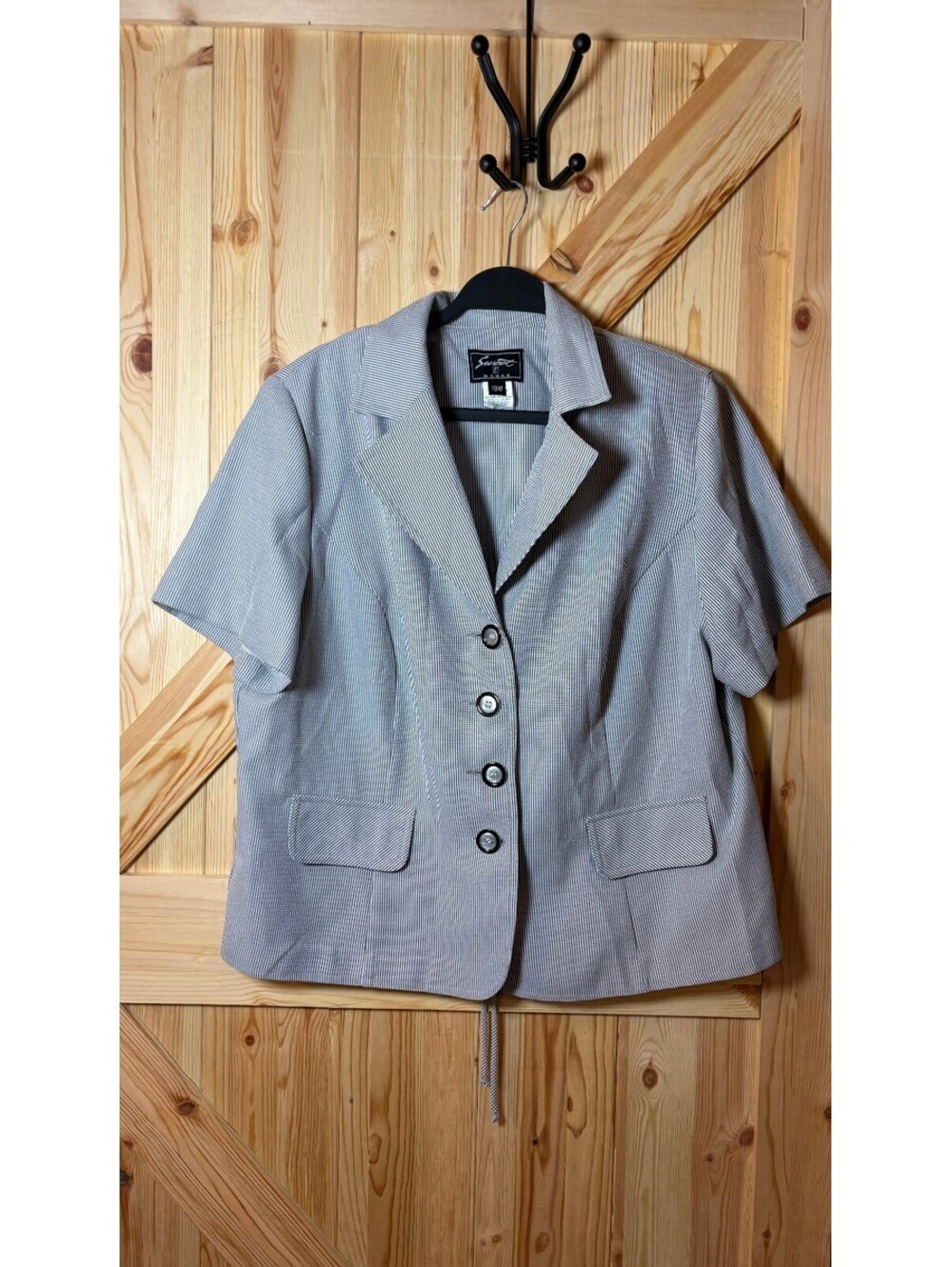Sweet Suit Woman 18W Gray Pinstripe Short Sleeve Blazer and Skirt Set